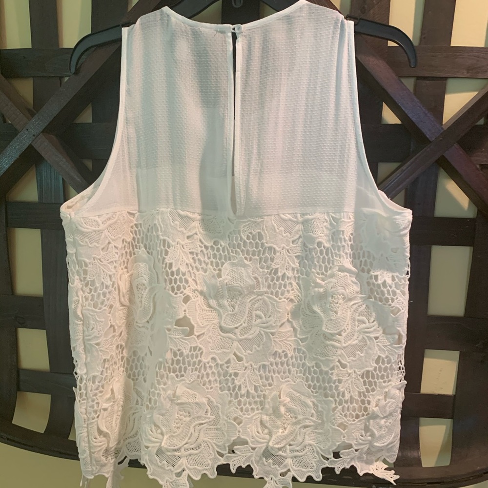Cream colored lace top - Picture 2 of 5